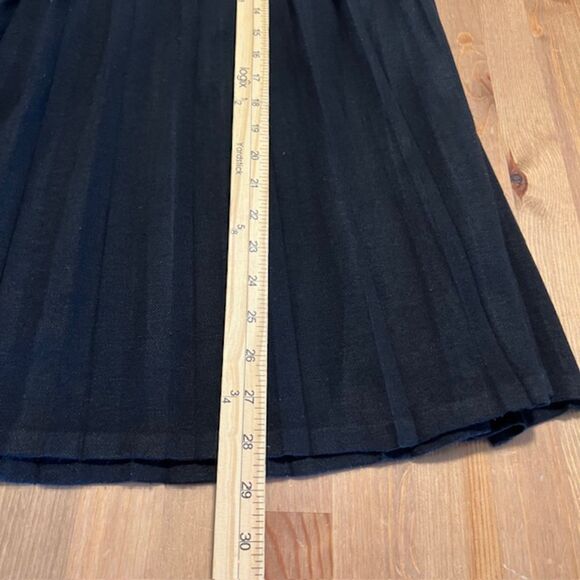 Alfred Dunner Womens Black Elastic Waist Pleated Knee Length Skirt Size 14 USA - Picture 7 of 7